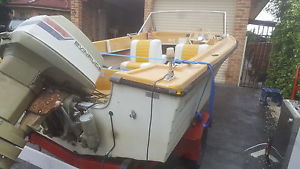 15 ft boat and trailer evenrude 85hp motor