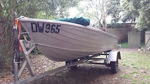 3.7 mt Stacer Riverra
