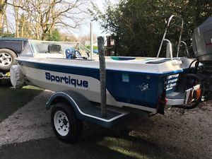 ski boat sportique Outboard