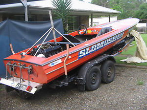 SKI BOAT V8 INBOARD
