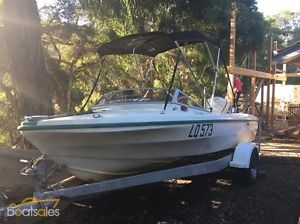 ski boat