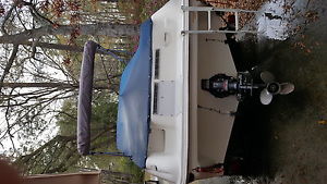 1997 Sea Ray 21.5  Pocket Cruiser