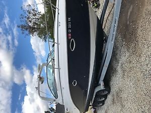2007 Rinker Cruiser