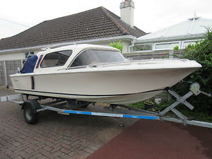 Classic Broom Scorpio speed boat/ski boat with sliding roof