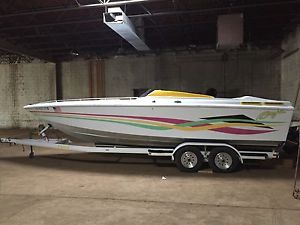 Baja Outlaw Power Motor Boat 24 feet 1994