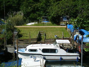 22ft   cabin cruiser