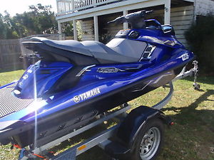 YAMAHA FX SHO 2014 WAVE RUNNER IN SHOWROOM CONDITION 39 HOURS USE UNDER WARRANTY