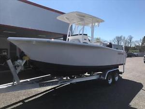 2016 Sea Pro 219CC --