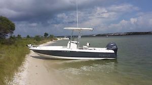 2015 Robalo 226 Cayman