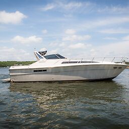 1989 SEA RAY 390 EXPRESS CRUISER