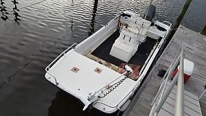 2006 Carolina Skiff 198