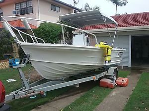 Aluminium centre console fishing boat