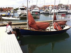 18ft 'Swift Explorer' Day Sailing Boat with engine and bamber trailer.