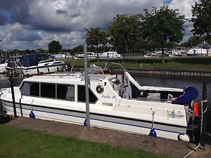 24' Cabin Cruiser, Very good condition,