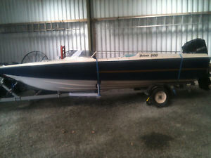 Driver 500 speed boat