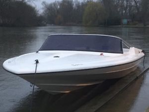Broom 5m speed boat
