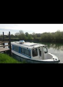 Hampton safari river boat cruiser