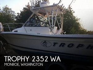 1999 Trophy 2352 WA