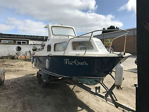 18ft fishing boat/cabin cruiser with trailer