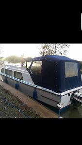 25ft Cruiser Boat