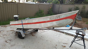 3.5m (12ft) Aluminium fishing boat with trailer - Topper - Tinnie