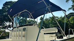2012 boston whaler 21 montauk  center console
