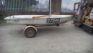 sailing boat Dinghy with trailer