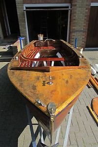 Classic wooden sailing dinghy: Tideway 12ft Deluxe