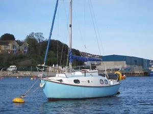 Brilliant Westerly Nomad 22ft yacht sailing boat bilge keel 11hp inboard engine
