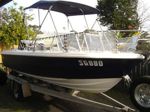 5 M Fibreglass Runabout
