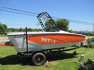 2016 Heyday WT 1 Wakeboard boat