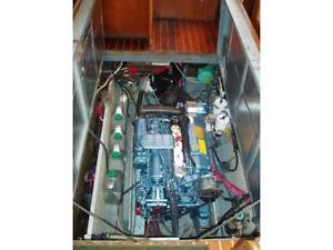 1980 365 Pearson Pilothouse
