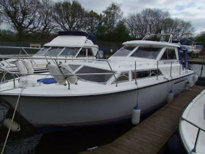 Princess 33 6 berth cabin cruiser.  Superb example of this ever popular cruiser