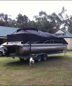Bennington"2575", PONTOON Boat,.