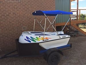 See Through (sea thru) boat with electric motor, battery, bimini and trailer