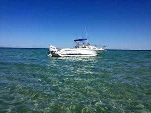 Wellcraft 238 Coastal walkaround Fibreglass Fishing Boat