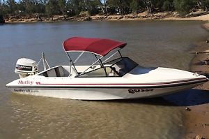 Ski Boat 1993 Swift craft Stiletto Impulse with 90HP Johnson V4 outboard