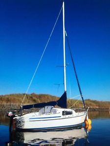 EXPRESS PIRATE 17' YACHT