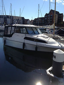 Bayliner 2252 Motor Cruiser Motor Boat with New Engine