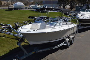 2012 Sea Hunt 22 Escape Dual Console