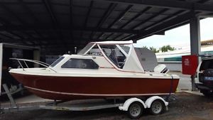half cabin fishing boat