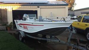 4.2m LakeRunner 40 Hp Honda