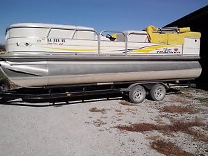2007 Suntracker Party Barge 22