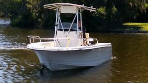 2001 Bayliner Trophy Center Console 1903CC