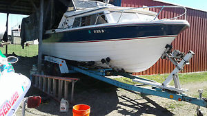 1975 Cruisers Inc cabin  cruiser BAR HARBOR