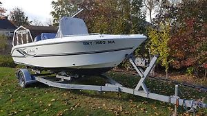 2004 18FT Cobia Center Console