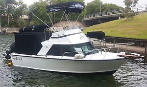 Huntsman Flybridge Cruiser 23 ( Similar to Bertram)