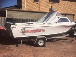 Half cabin 5.2 mt caribbean crestcutter No reserve