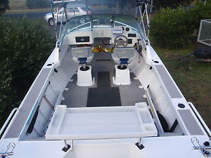 STESSL 550 BLUEWATER 115 YAMAHA ALL LOW HOURS IMMACULATE OUTFIT