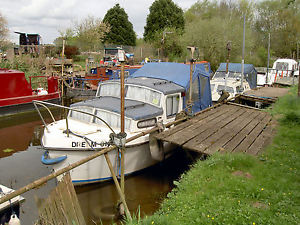 Dream On – 20’ Charnwood River Cruiser